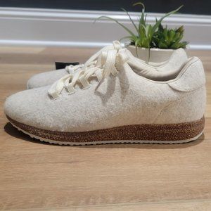 madden girl New Catch Oat Felted sneakers size 7.5